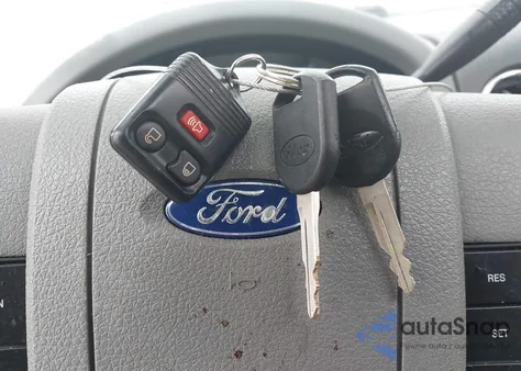 2005 Ford F-150 Fx4/Lariat/Xlt z USA, uszkodzony, nr VIN 1FTPW14555KC85783